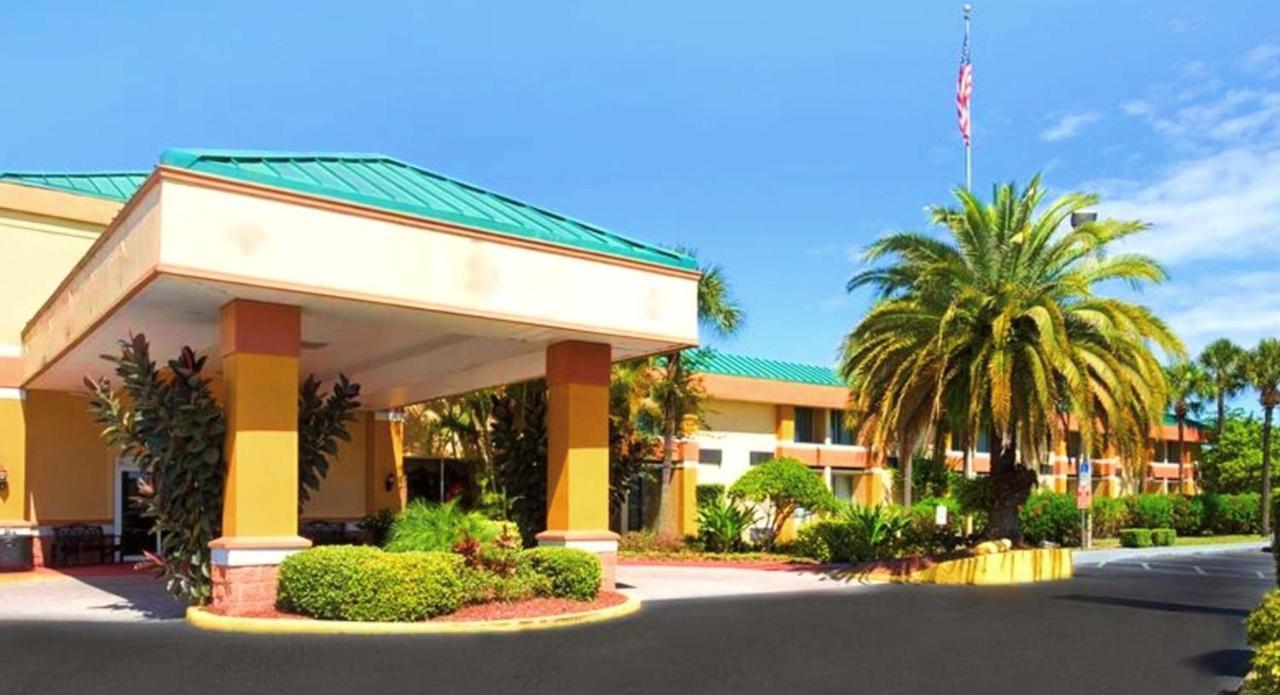 Bposhtels Orlando Florida Mall Exterior photo