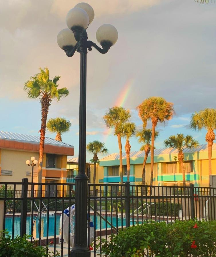 Bposhtels Orlando Florida Mall Exterior photo